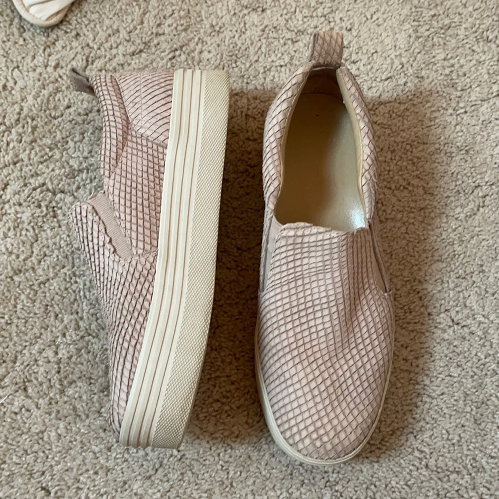Marc Fisher LTD platform sneakers Elise Style